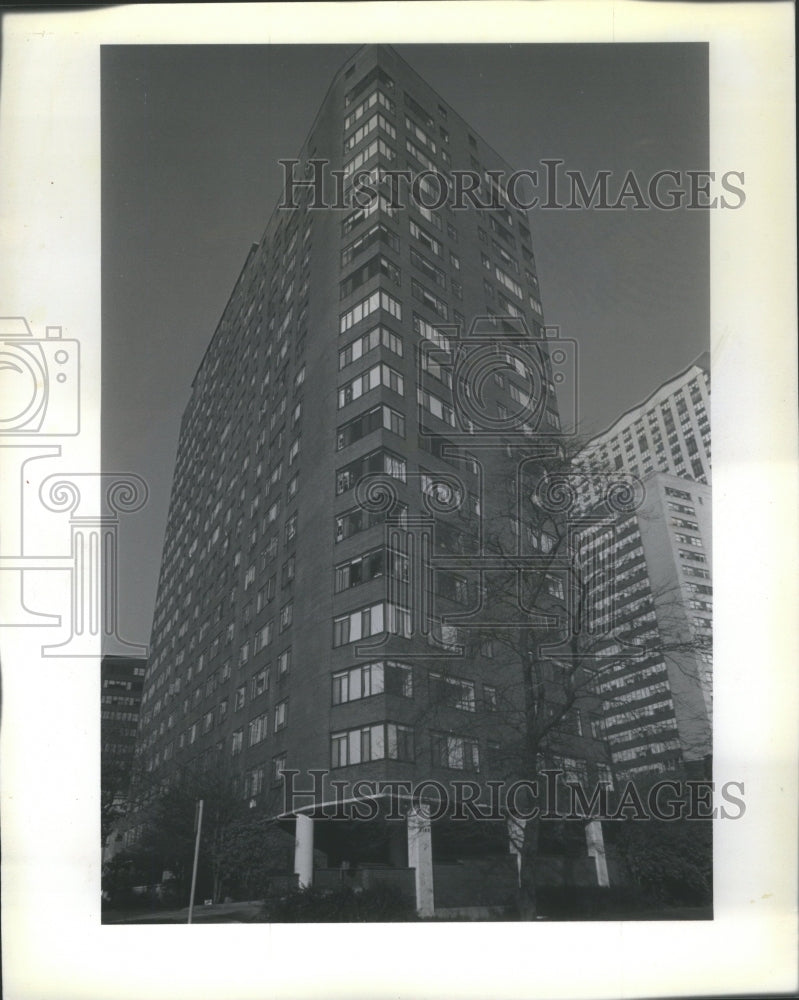 1979, The Darien Apartments Going Condo - RRU17343 - Historic Images