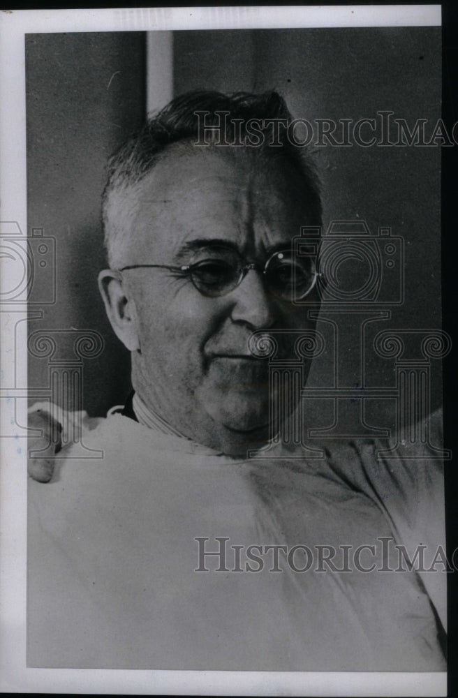 1938 Allen Roy Dafoe Quints Physician - Historic Images