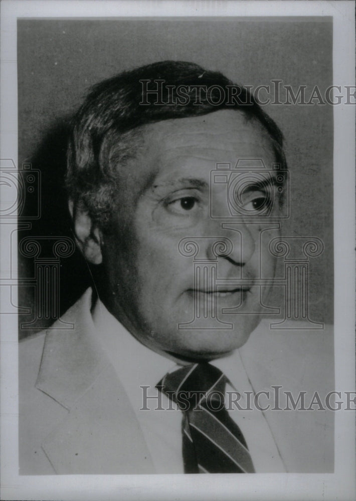 1986 Press Photo Jose J. Dedeurwaerder - Historic Images