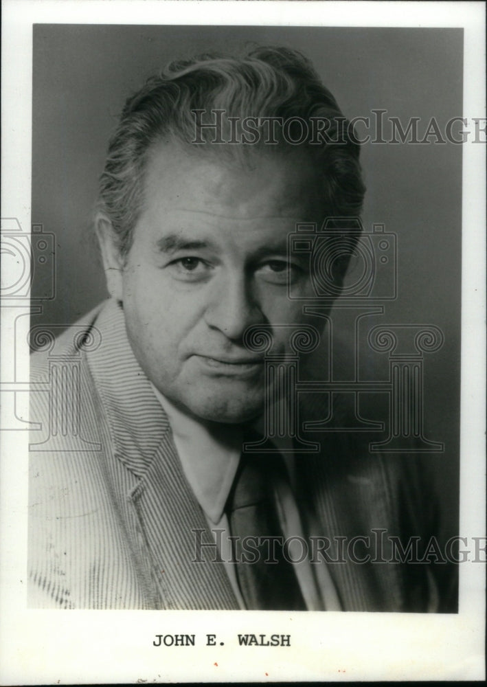 1982 Press Photo John E Walsh Writer - RRU17511 - Historic Images