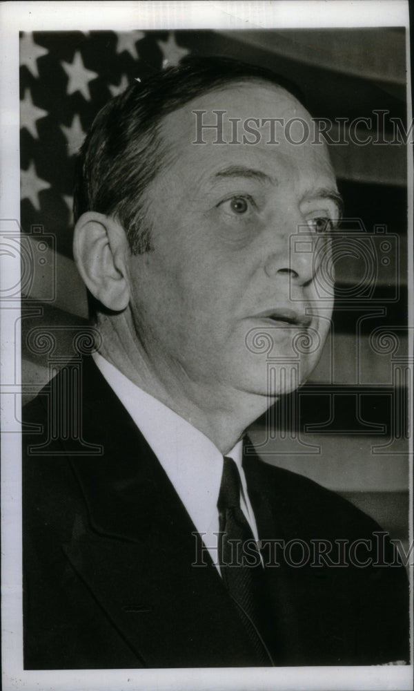 1942 Press Photo Adolphen Andrew - Historic Images