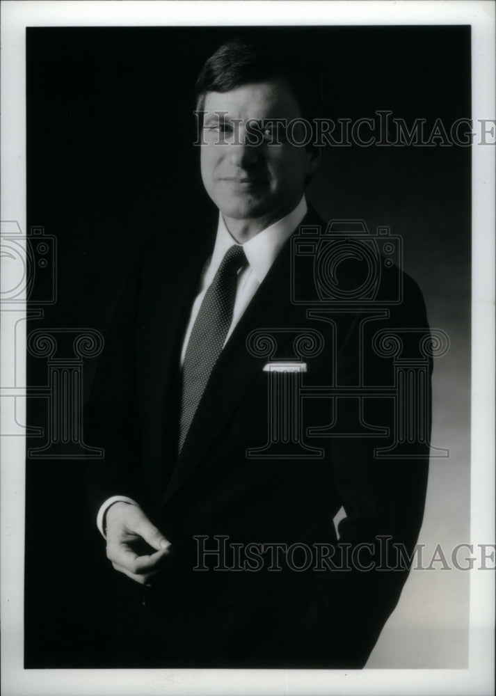 1990 Press Photo Michael J. Apatoff Executive Vice Pres - RRU17771 - Historic Images