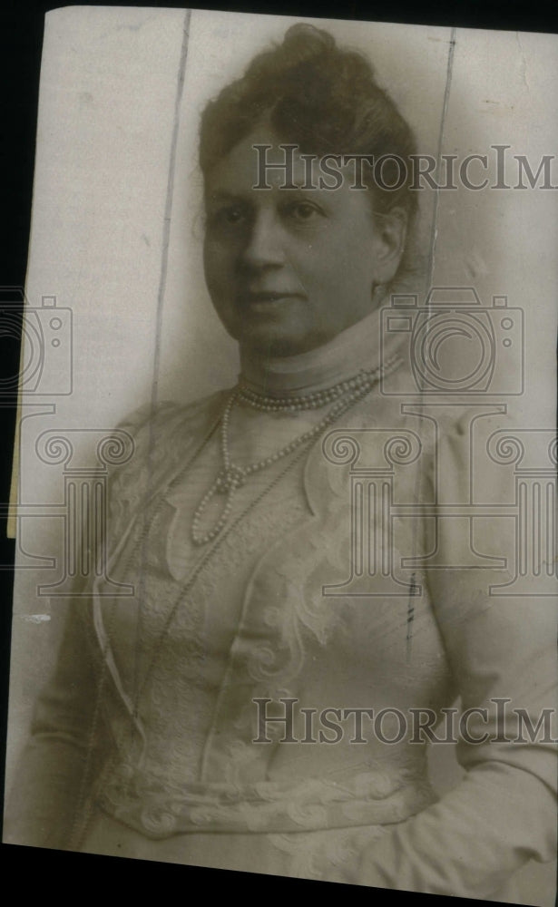 1922 Wife of Russian - Historic Images