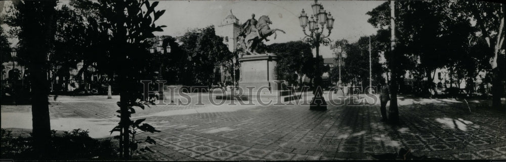 1930 Simon Bolivar, Bolivar Plaza - Historic Images