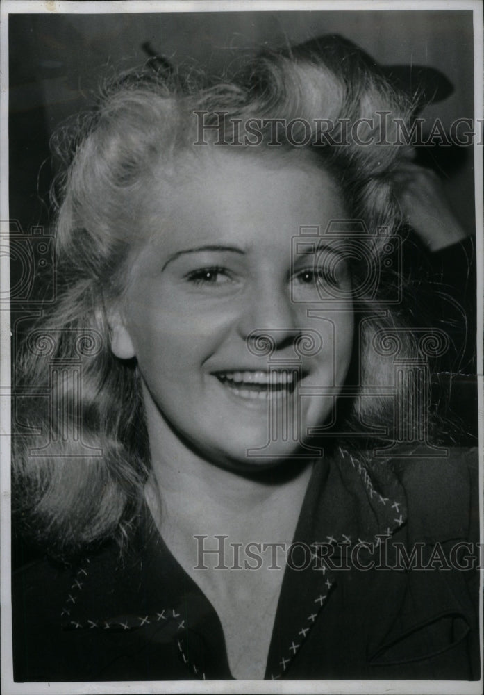 1942 Press Photo Betty Hansen 17-year-old Lincoln NE - RRU18917 - Historic Images