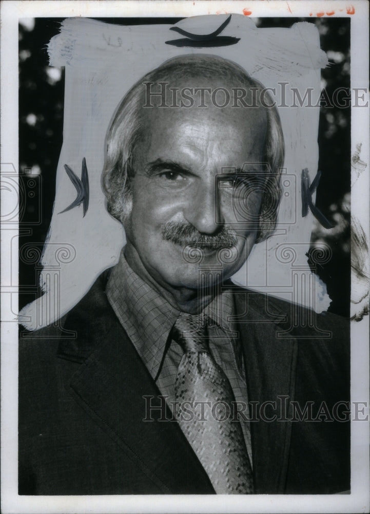 1971 Paul M. Handelman, Busines Executive. - Historic Images