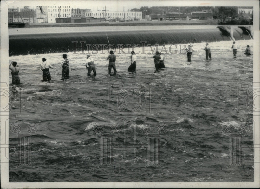 1977, Fishermen Michigan Grand River Rapids - RRU19089 - Historic Images