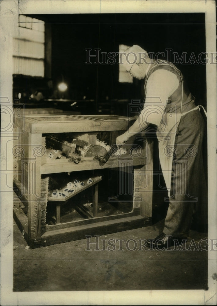 1932 Press Photo An exact model of Eli Whiteney - RRU19429 - Historic Images