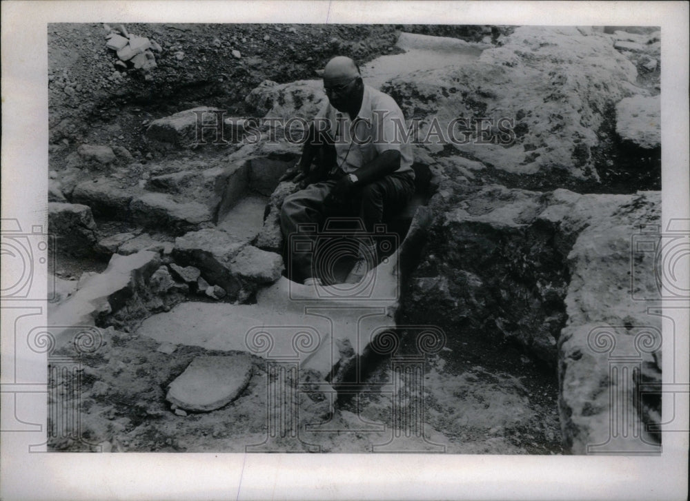 1954 Professor Broneer Greek Bathtub Ruins - Historic Images