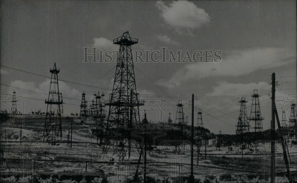 1963 Ticlani Romania Oil Well Economy - Historic Images