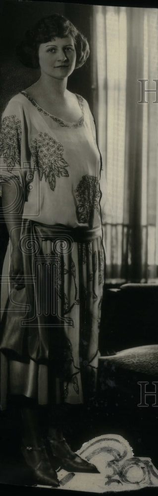 1923, Mrs. E. Irving Thayer, full caption - RRU21493 - Historic Images