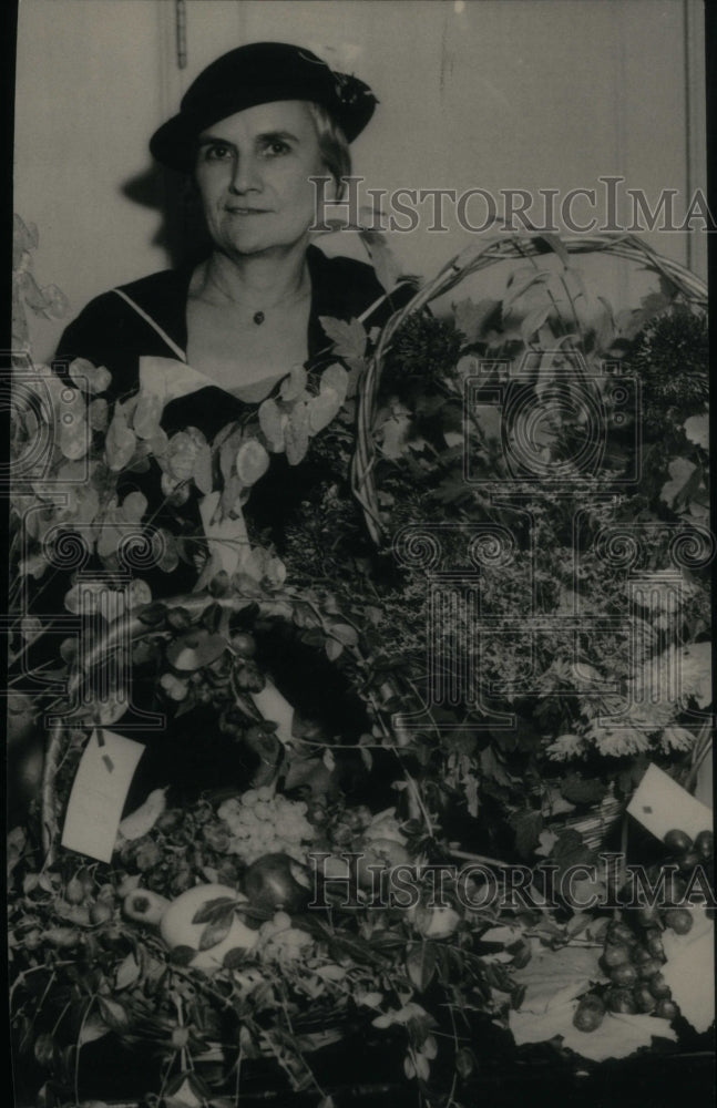 1934, Mrs. Geo. Keith Thomson - RRU21721 - Historic Images