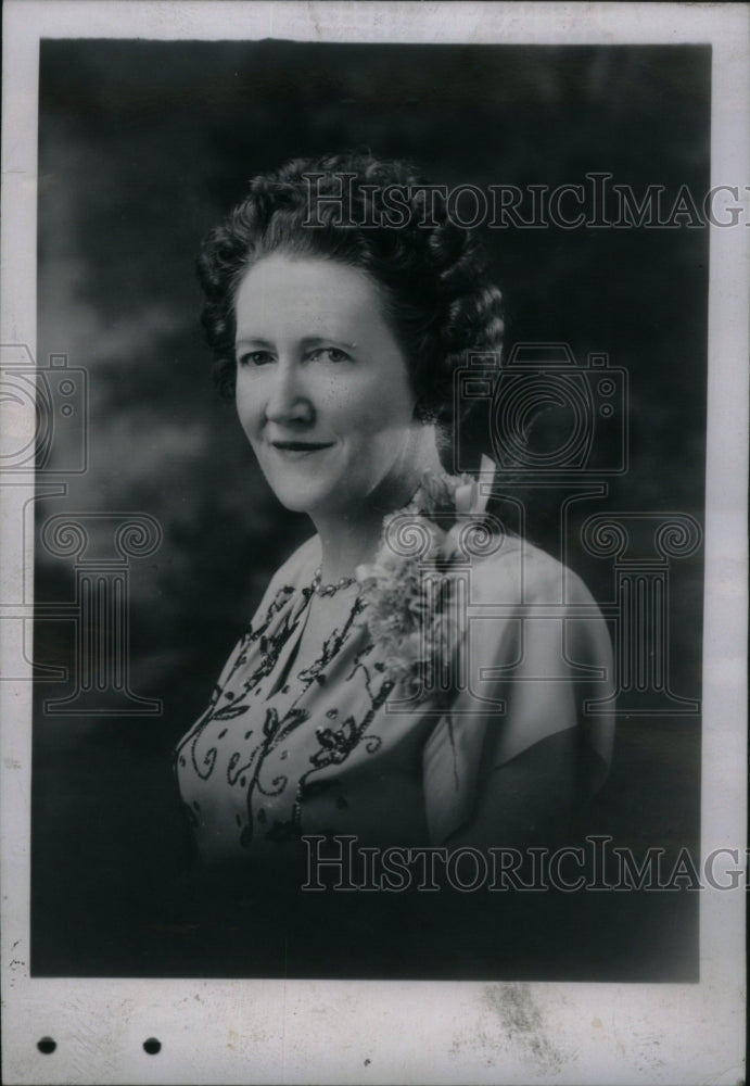 1948, Thompson Marguerite Patton - RRU21759 - Historic Images