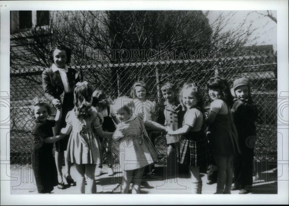 1940, Detroit library Bookmoble Merna Branch - RRU22379 - Historic Images