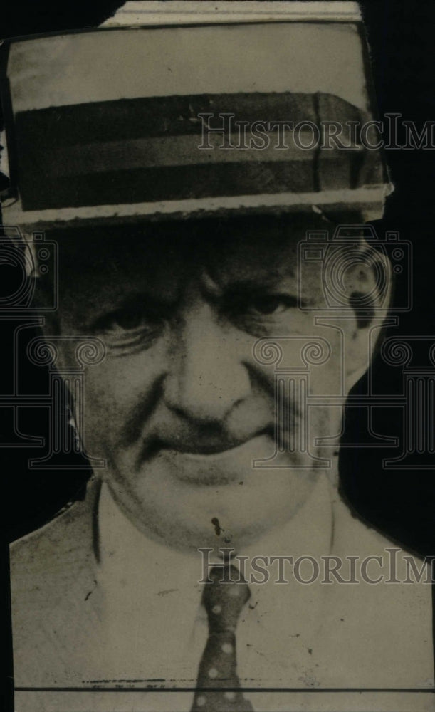 1926, Henry Futz Photo Suit Famous Men Cap - RRU22465 - Historic Images