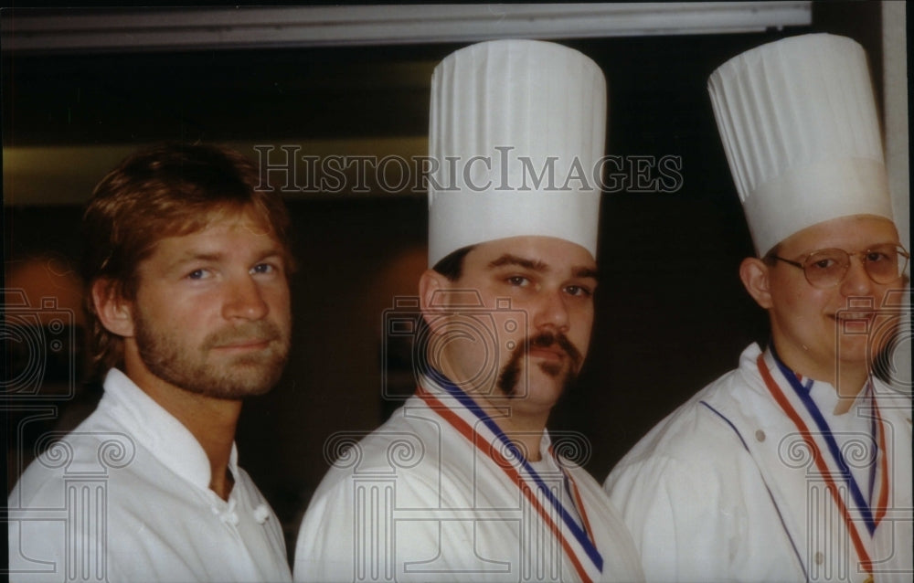 1995 Press Photo Ch decker Jeff Jonathan Chef Hat - Historic Images