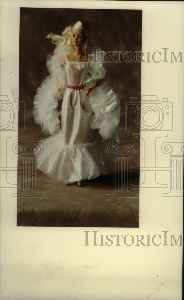 1984, Shows Dolls Cristalbarbie Beautiful - RRU22615 - Historic Images