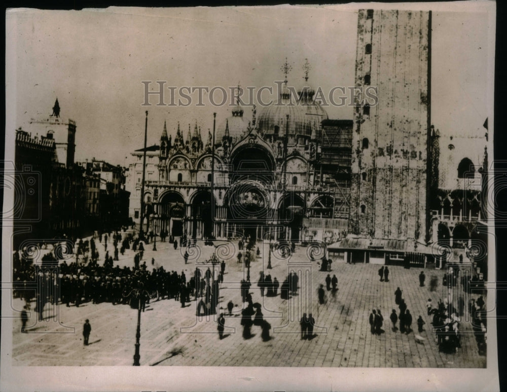 1918 Going Churches - Historic Images