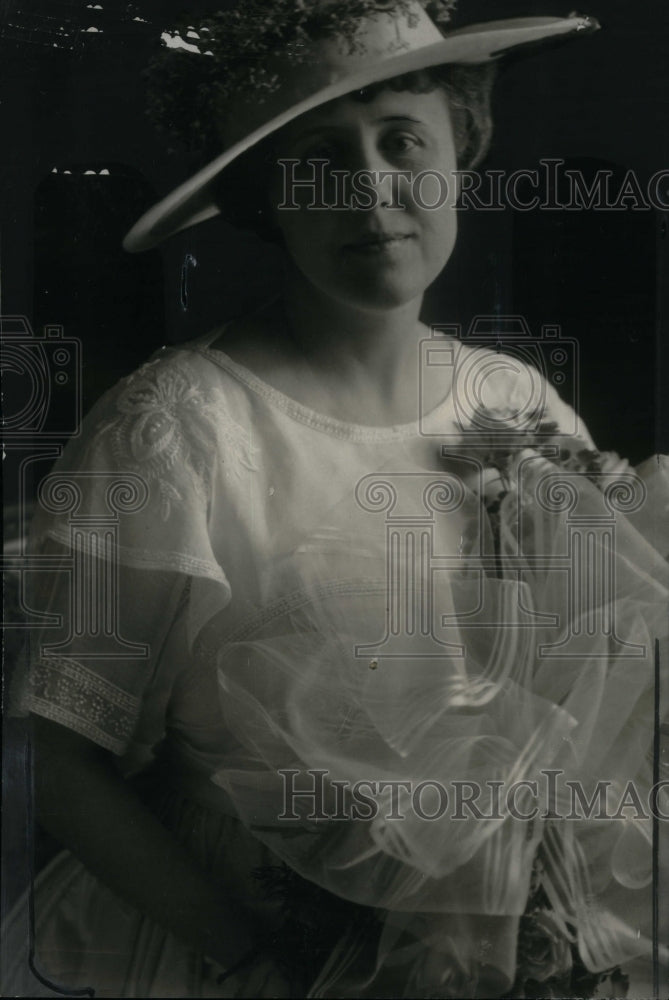 1916, Mrs Collbran Marriage Ithaca man coors - RRU23853 - Historic Images
