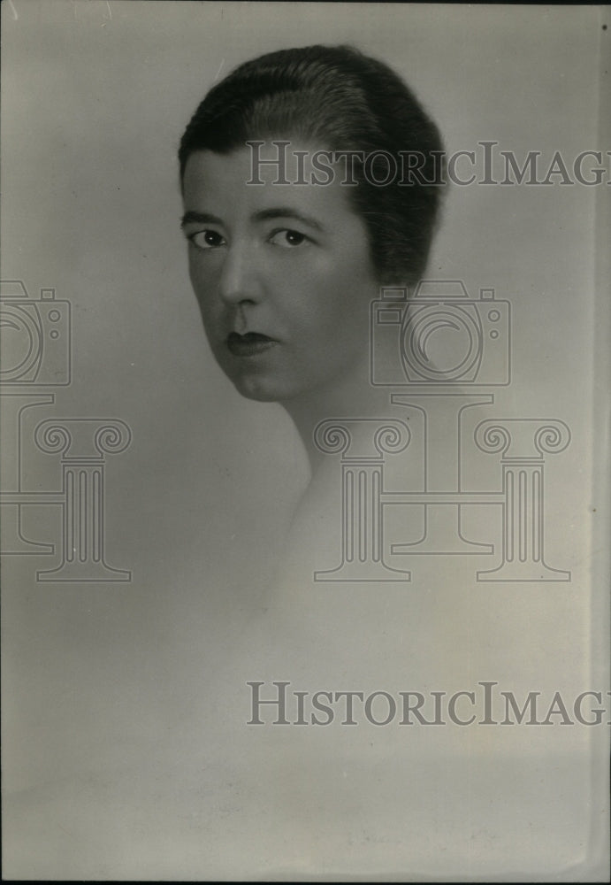 Press Photo Portrait Mrs. Dorothy McCamh (?) - RRU24091 - Historic Images