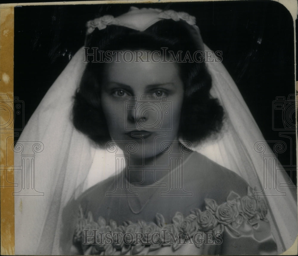 1948 Press Photo A Formal candlelight ceremony Evangele - RRU24099 - Historic Images