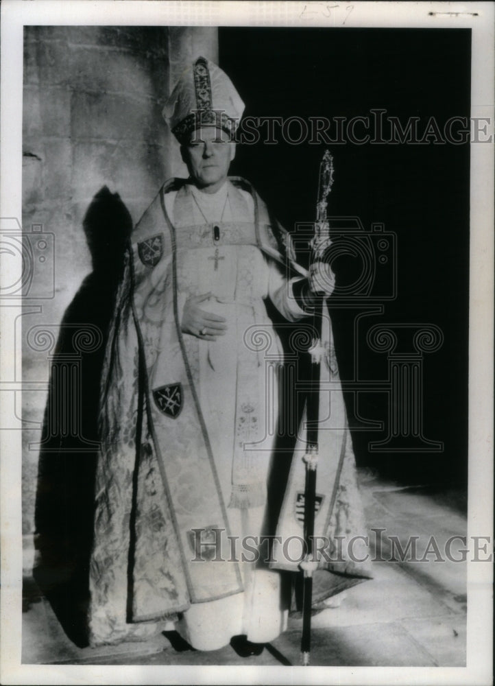 1969, Rev Cyril Eastaugh Bishop Peter Denver - RRU25063 - Historic Images