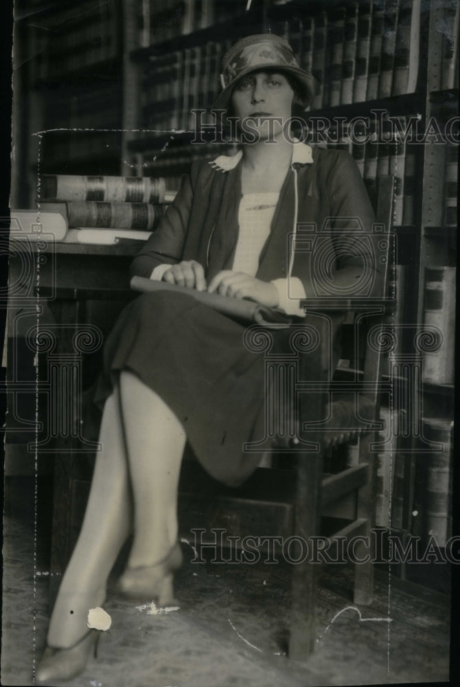 1920, Lillian Hopkins Brunton Socialite - RRU25111 - Historic Images
