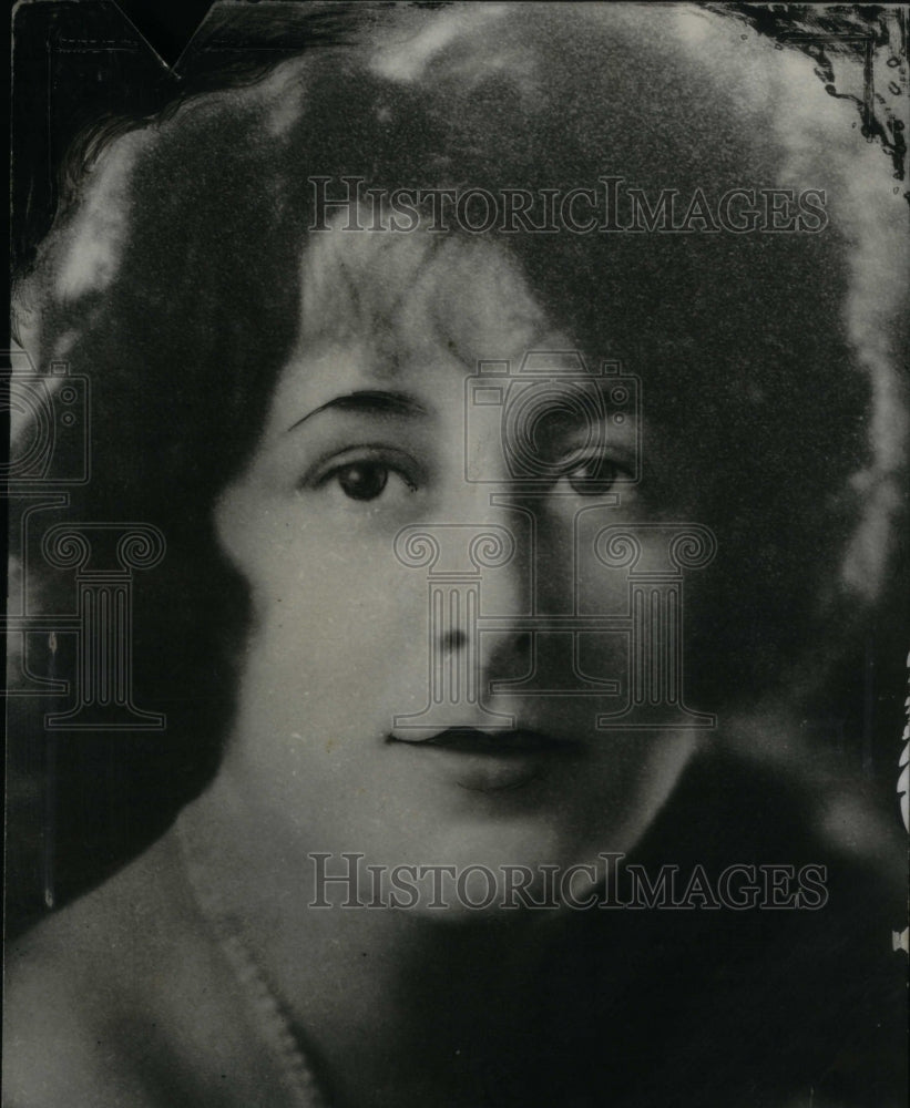 1927 Mrs. John Edward Good - Historic Images