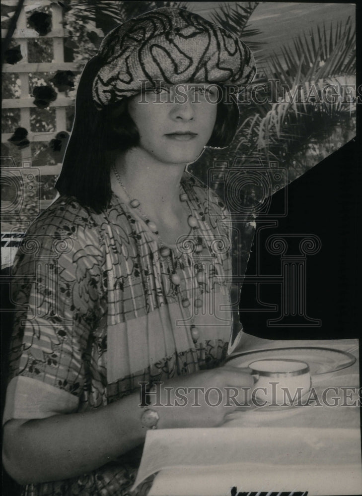 1920 Marcella Miller close caption - Historic Images