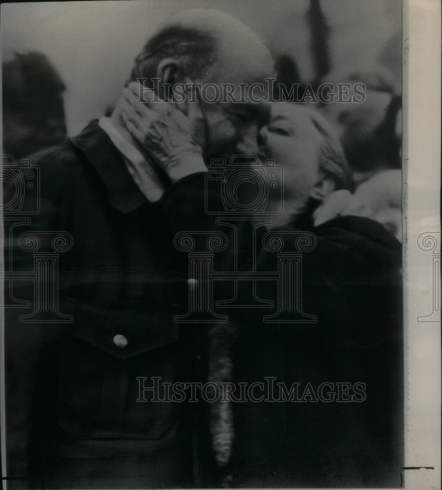 1947 Press Photo Pat Cheek Griffin Douglas Denaby Main - Historic Images