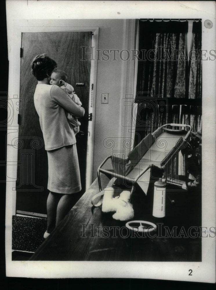 1968, Fall proofing homes so babies don,t - RRU26931 - Historic Images