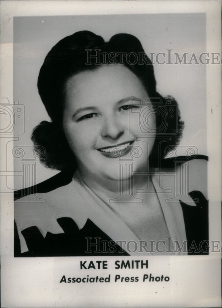 1948 Press Photo Kate Smith God Bless America - Historic Images