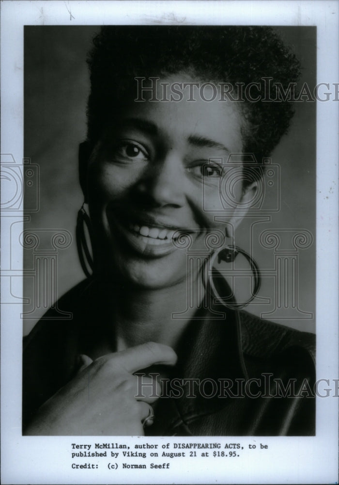 1989, Terry McMillan Disappearing Act Author - RRU28627 - Historic Images