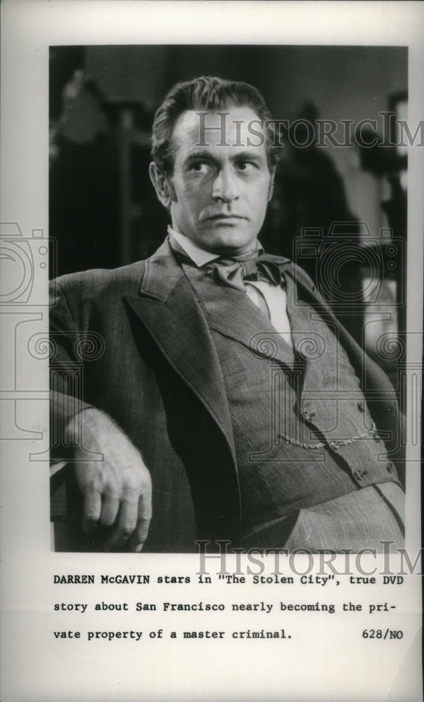 1961 Press Photo Darren McGavin Stolen City criminal - RRU28653 - Historic Images