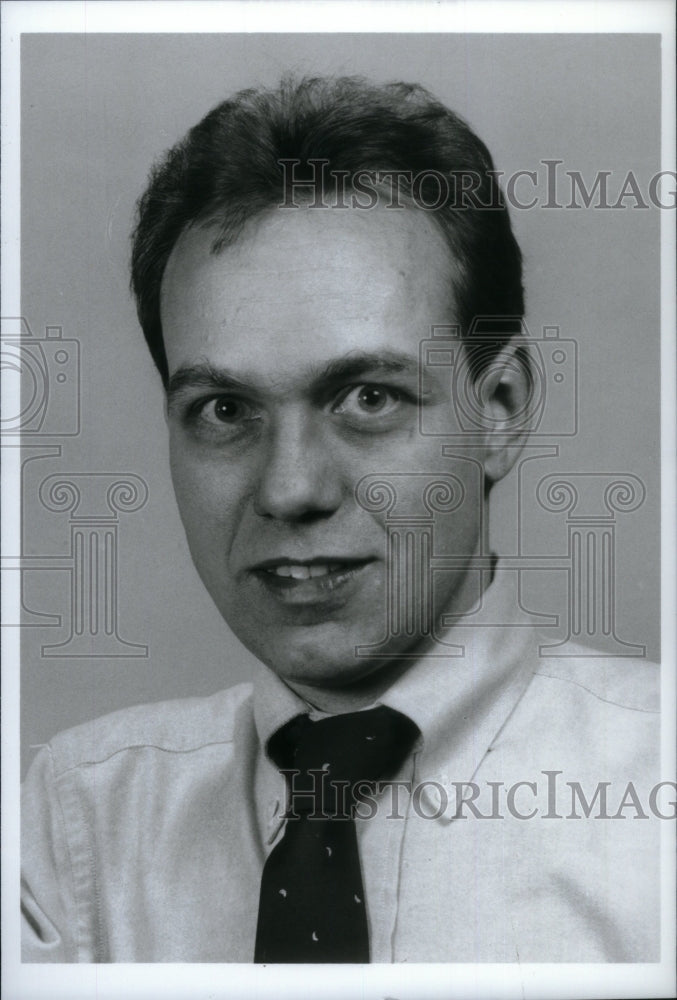 1989 Press Photo Mike Mencotti News Employee - Historic Images