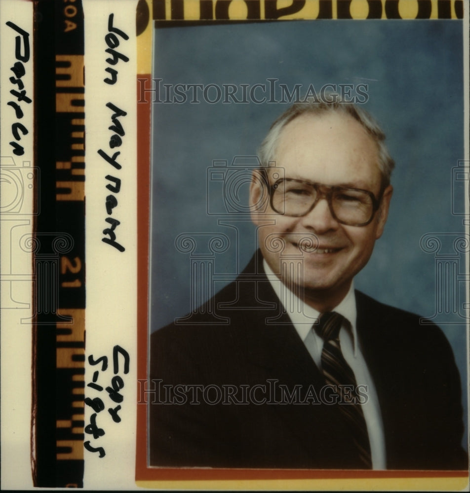 1985 Press Photo John Maynard Politician District Shore - Historic Images