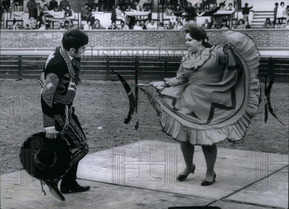 1970, Mexican Couple Dancing - RRU30631 - Historic Images