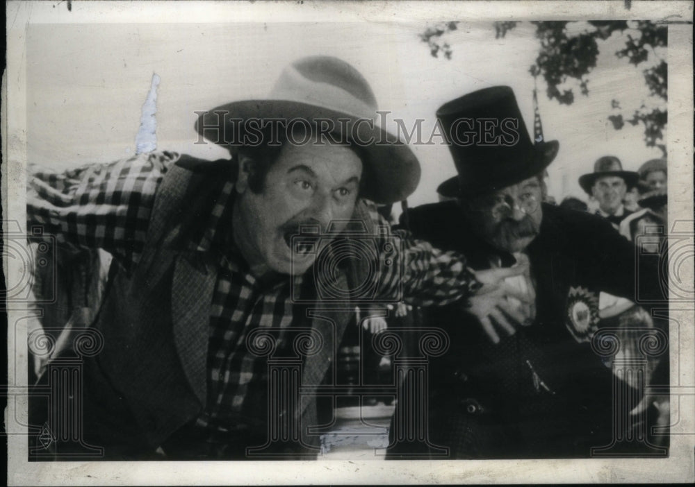 1942 Press Photo Chester Conklin Mark Twain - RRU30649 - Historic Images