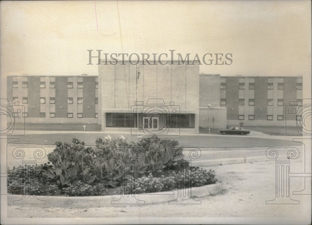 1970 Building New Prison Flowers Glass Bars - Historic Images