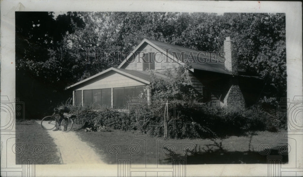 Press Photo Palos Park Youth Hostel Highway Woodland - Historic Images