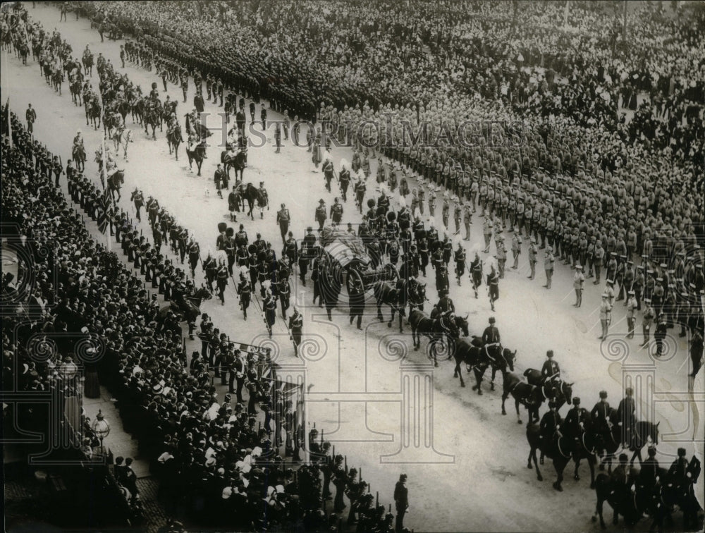 1929, King Edward VII Funeral Death Kingdom - RRU31471 - Historic Images