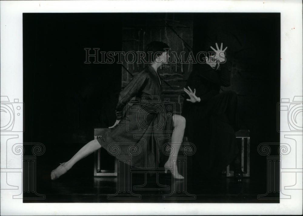 1987 Press Photo Claire Bataille Ginger Farly Hubbard - Historic Images