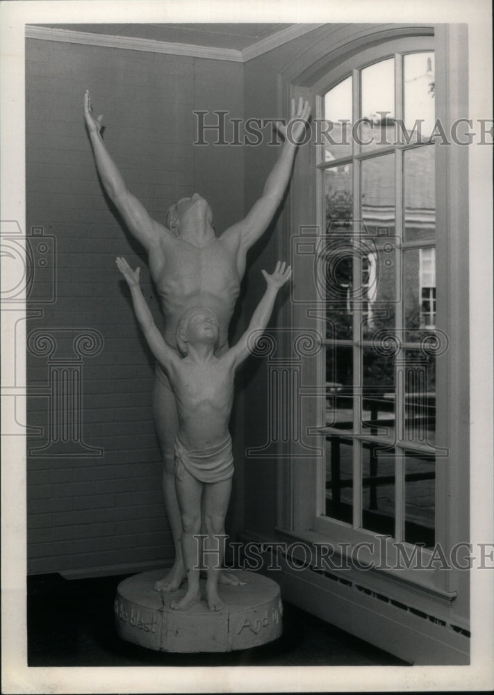 1964 Press Photo Abraham Isaac Sculpture Art Exhibition - RRU32693 - Historic Images