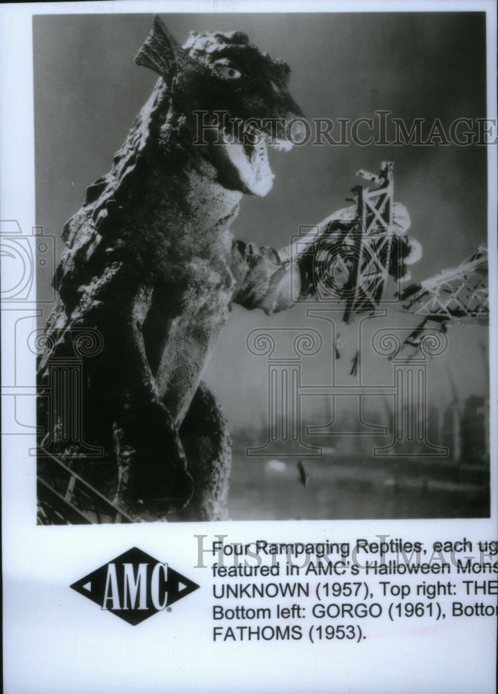 Press Photo Rampaging Reptiles AMC Halloween Fathoms. - RRU32855 - Historic Images