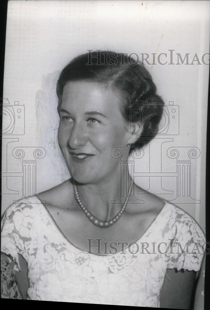 1934, Mrs Frank Wife Chairman Central Con~~~ - RRU32953 - Historic Images