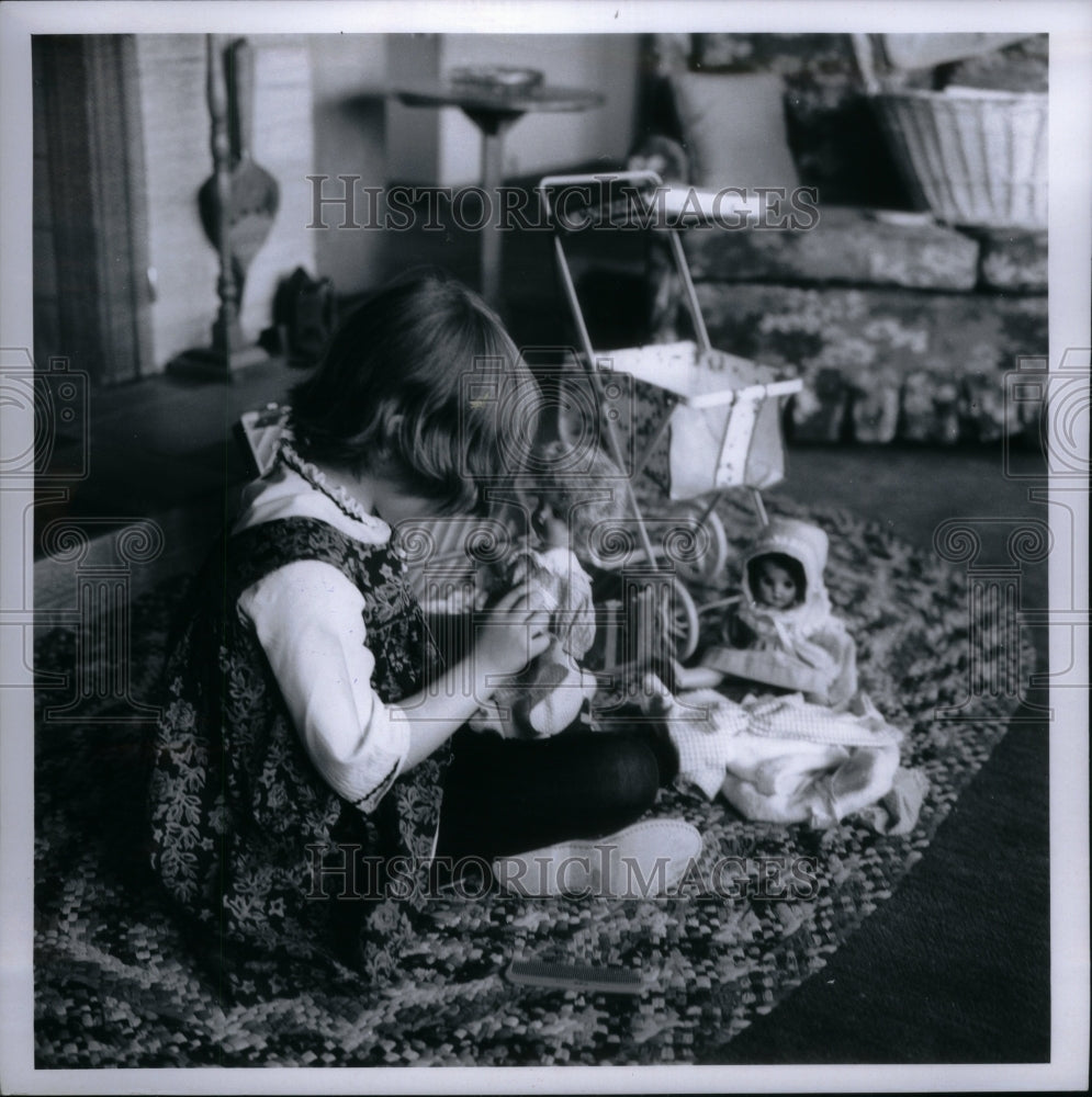 1969 Children playing toys home poorman - Historic Images