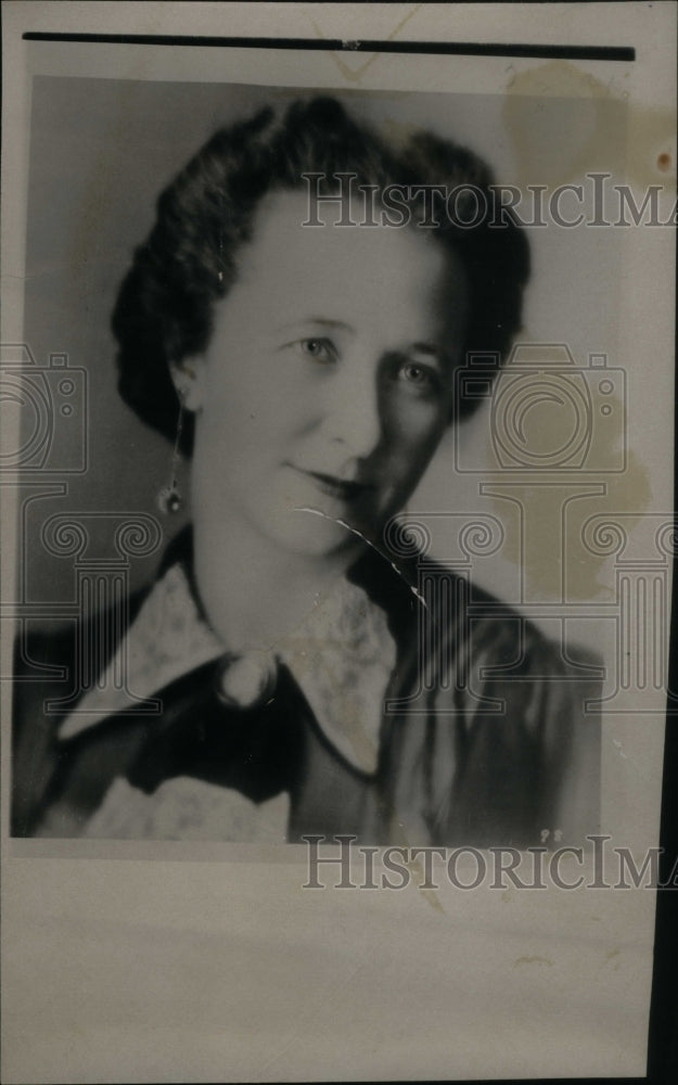 1941, Mrs Edward Ford Stevenson Silvercruys - RRU33061 - Historic Images