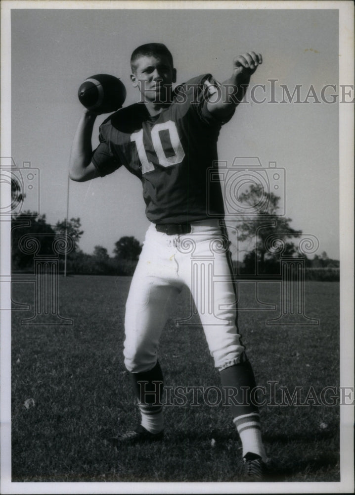 1968, John Lindquist football player game IL - RRU33281 - Historic Images