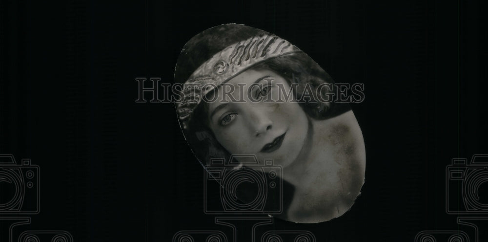 1922, Sofia Charlebois - RRU33349 - Historic Images
