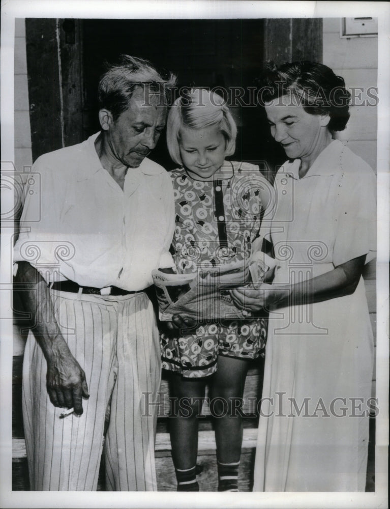  Mr Mrs Fred Boerger Ruth prison Moscow - Historic Images